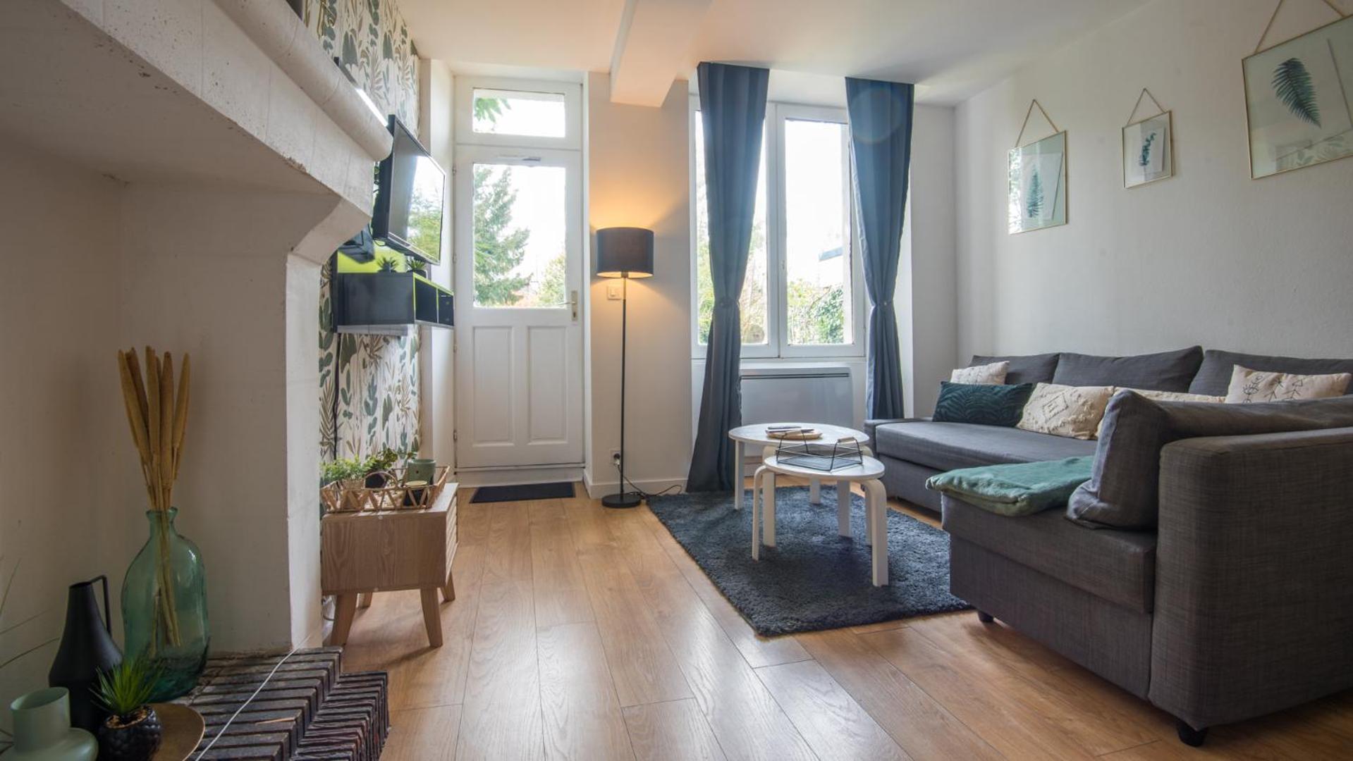 Le Botanica Apartment Анже Екстериор снимка